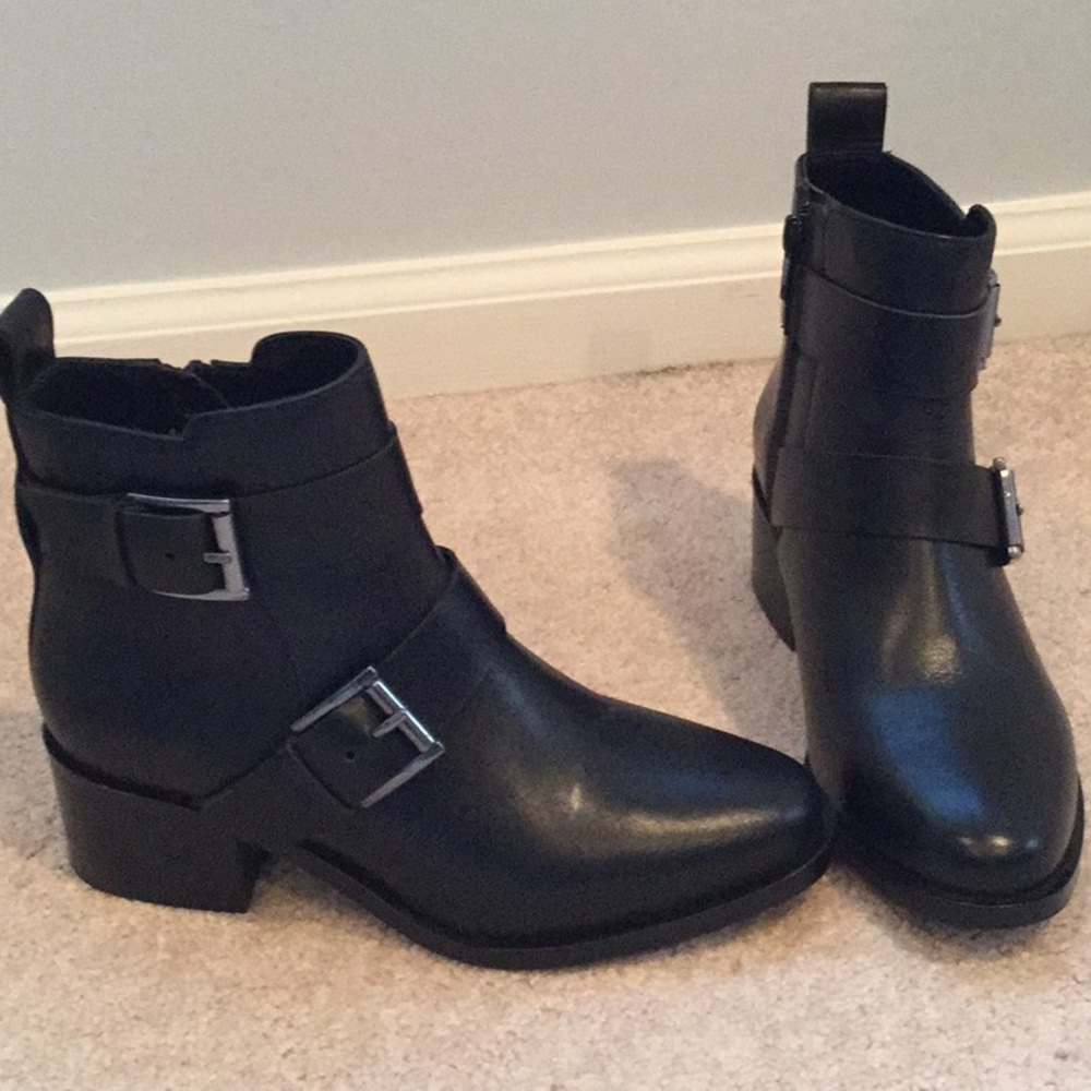 Barneys New York boots